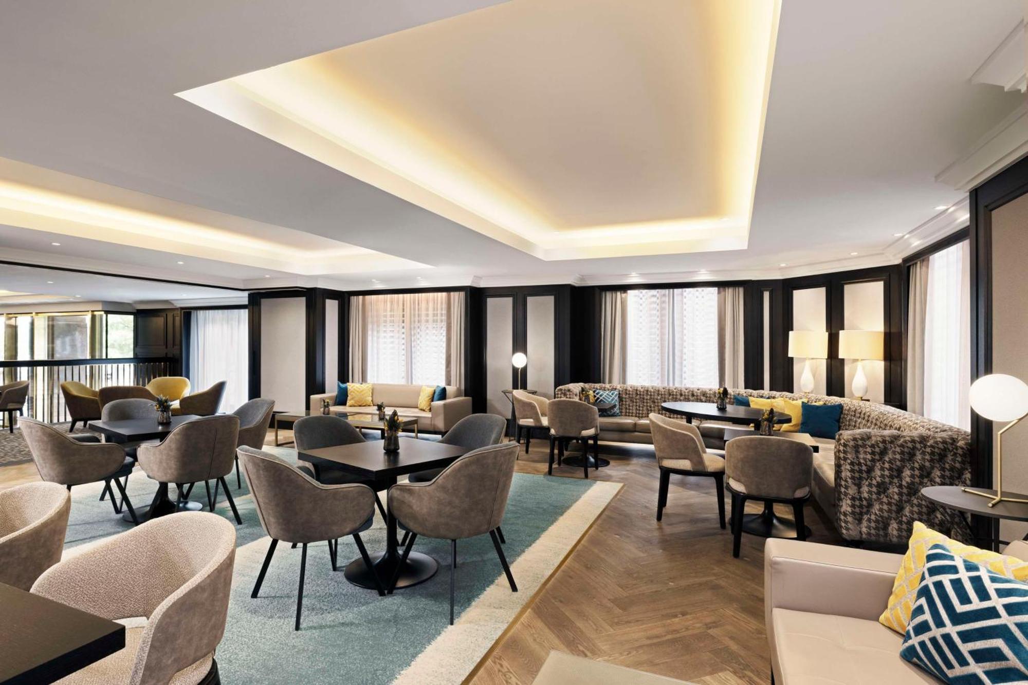 Hotel Hilton Vienna Plaza Esterno foto The Club at London Heathrow Airport