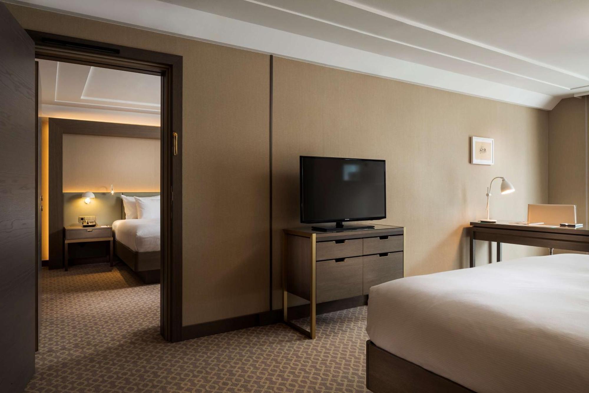 Hotel Hilton Vienna Plaza Esterno foto