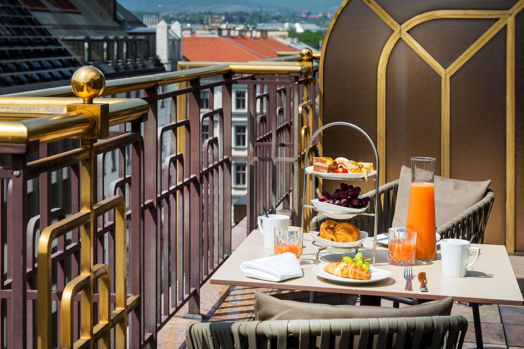 Hotel Hilton Vienna Plaza Esterno foto