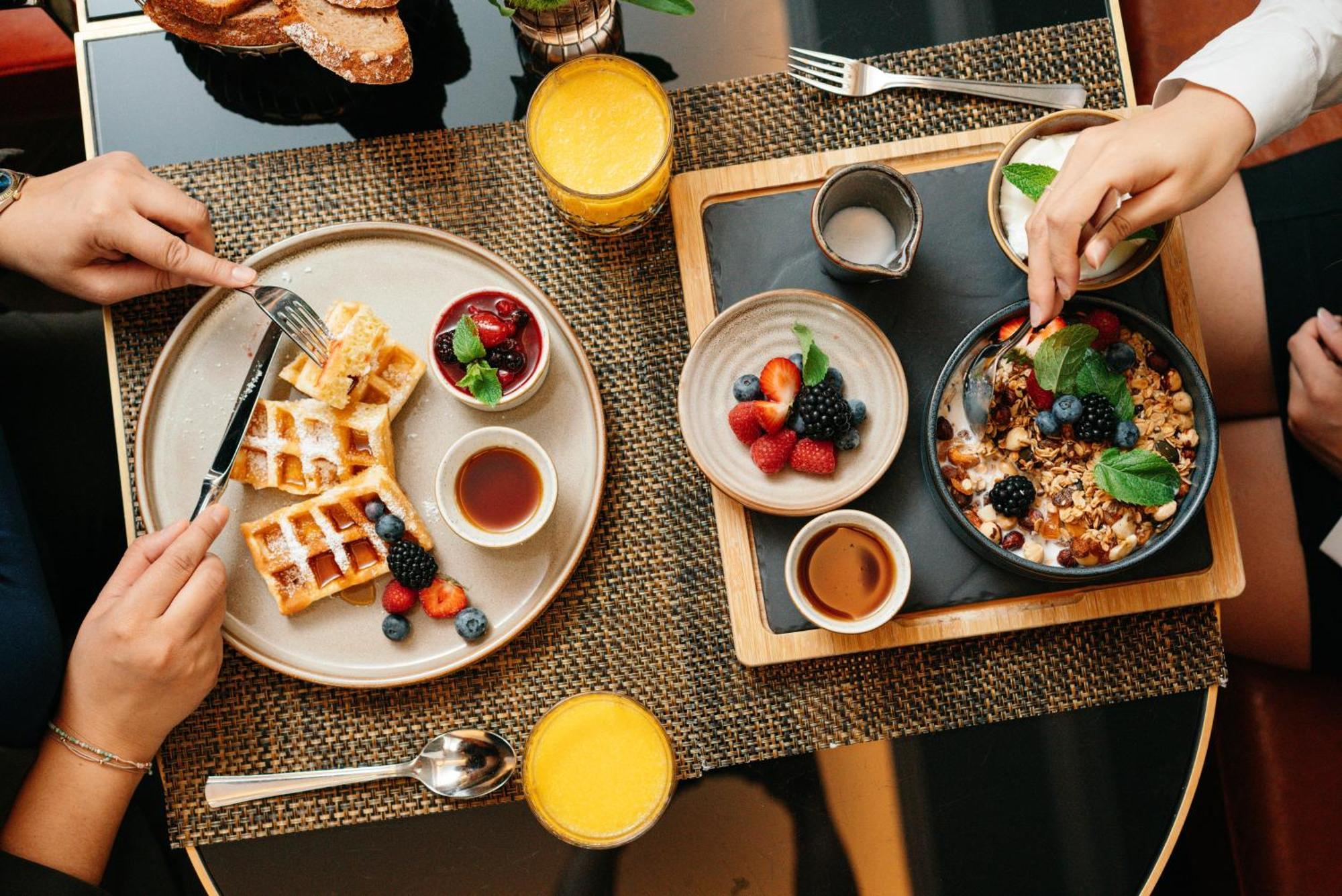 Hotel Hilton Vienna Plaza Esterno foto Breakfast at the Park