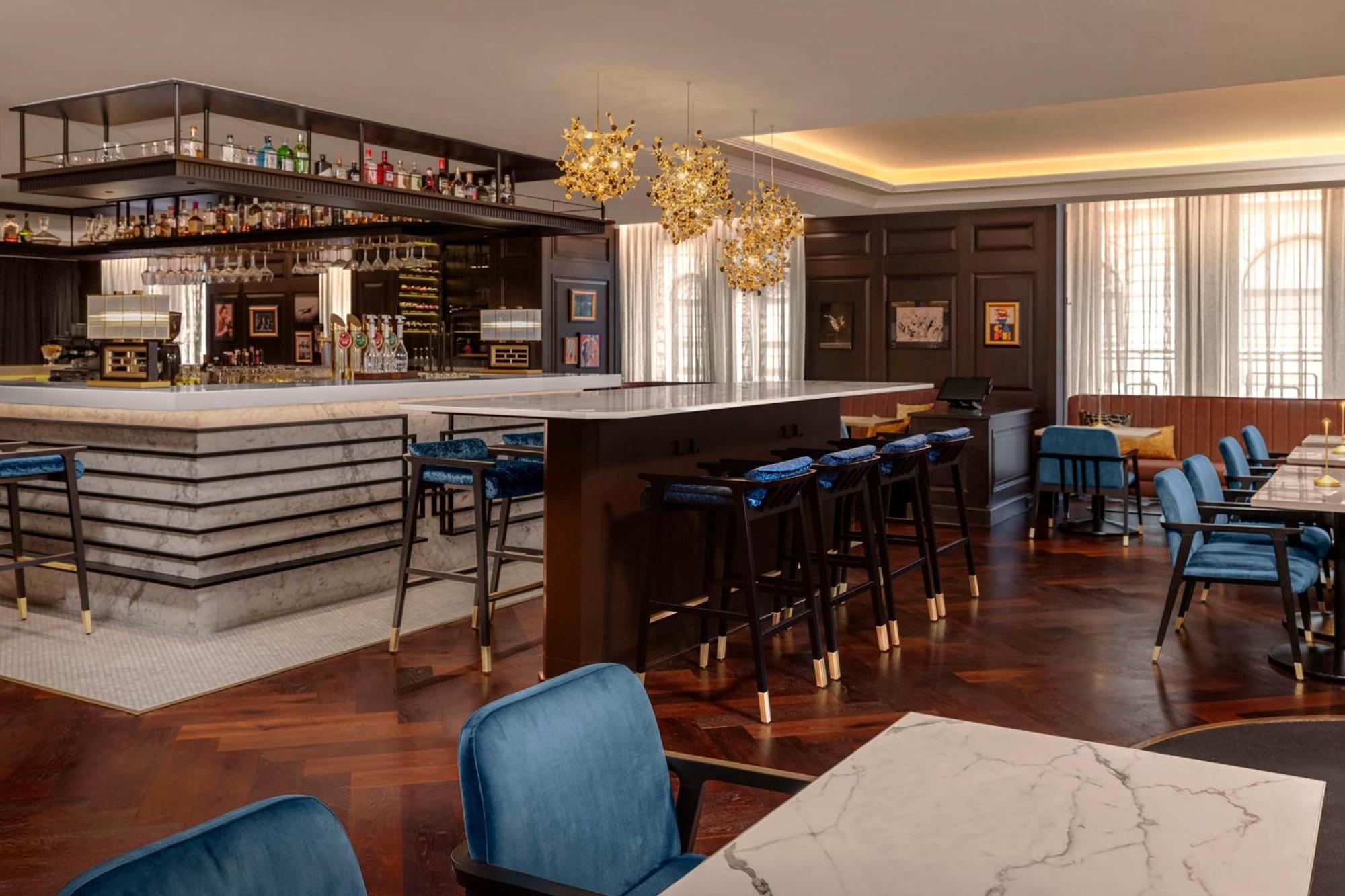 Hotel Hilton Vienna Plaza Esterno foto The Bar at The Ivy, St John's Wood