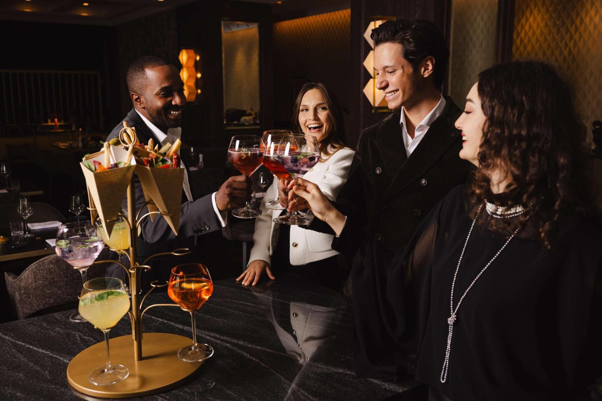 Hotel Hilton Vienna Plaza Esterno foto The bar at the Ritz-Carlton, DIFC